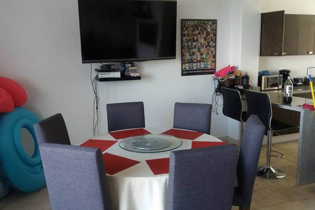 Inside dinning table for 6 people
