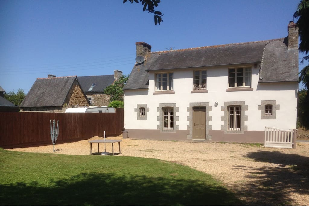 Front of house with Parking