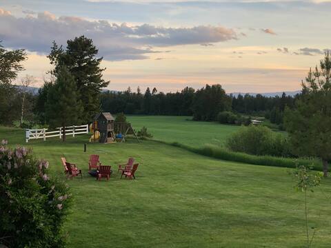 Our Friends House - Quiet retreat on five acres