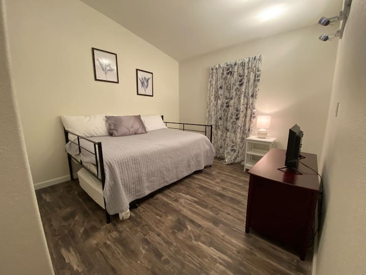 Celodenná posteľ s dvojitým lôžkom 