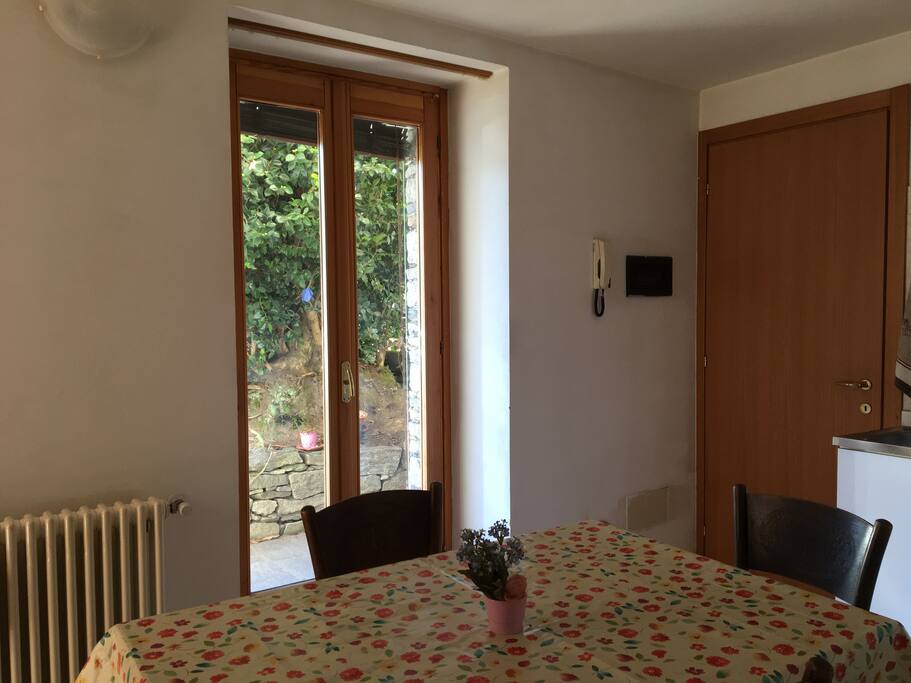 soggiorno con porta finestra