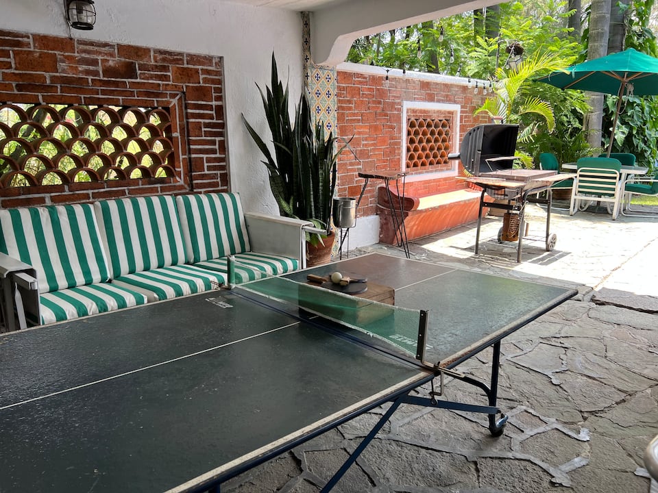 Villa Escondida, a 1950s house in a Cuernavaca garden, Cuernavaca, Morelos, Mexico, photo 2 of 10