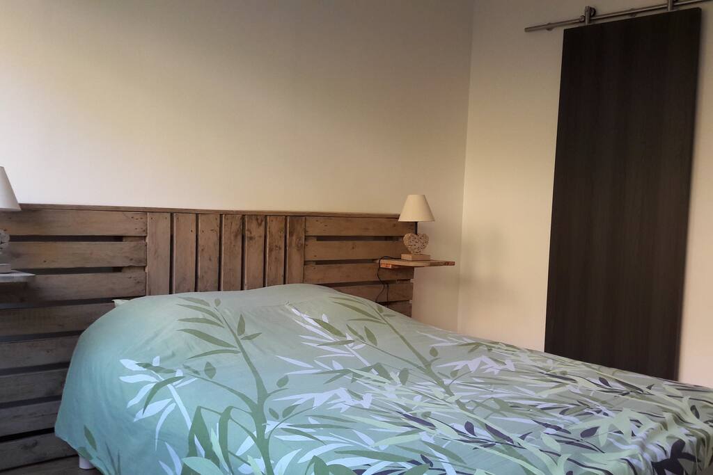 Chambre lit double + dressing