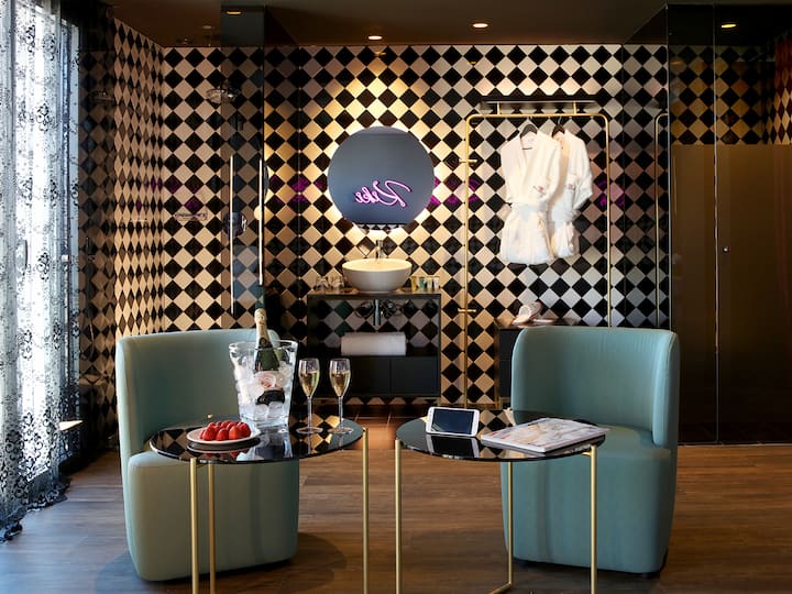 Axel Premium with Breakfasts 2 Pax Madrid, Spain Airbnb Airbnb