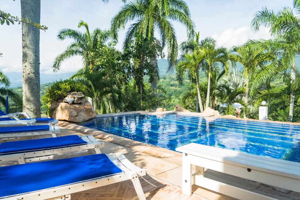 Piscina superior.