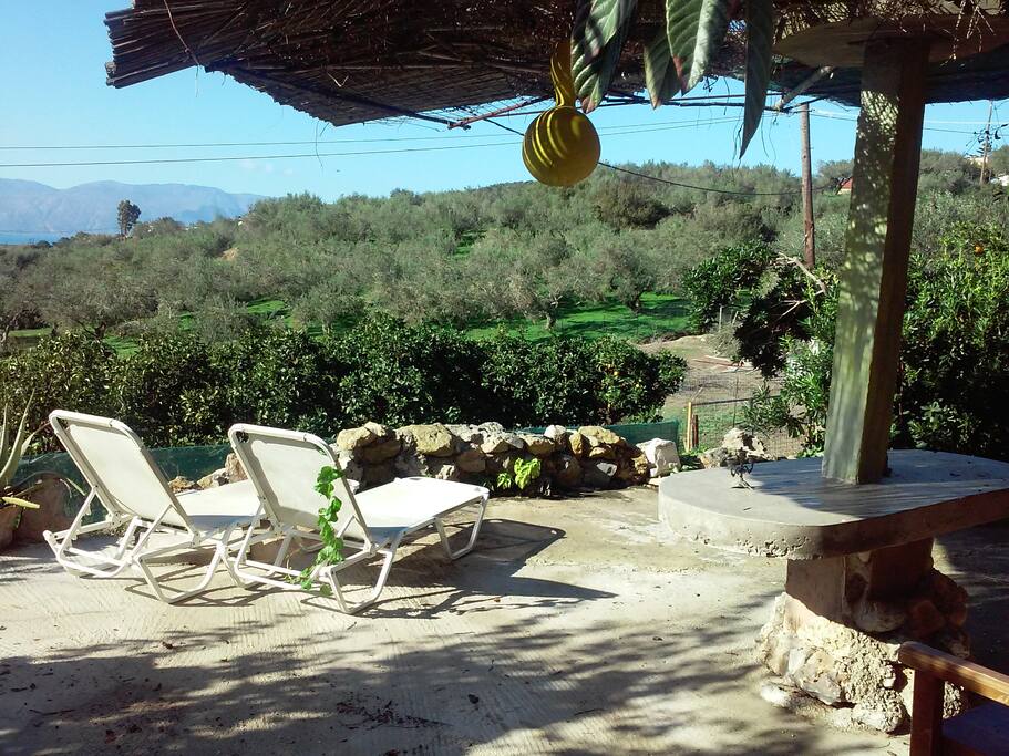 Outside view / Εξωτερική θέα