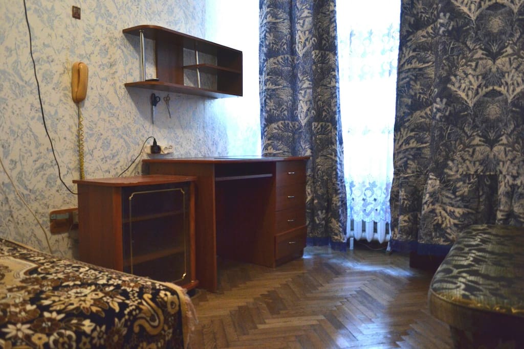 Письменный стол