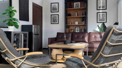 Unique boutique 4 BR property w/rooftop & pool