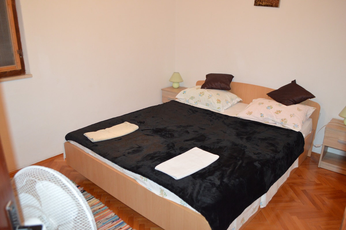 غرفة النوم 1