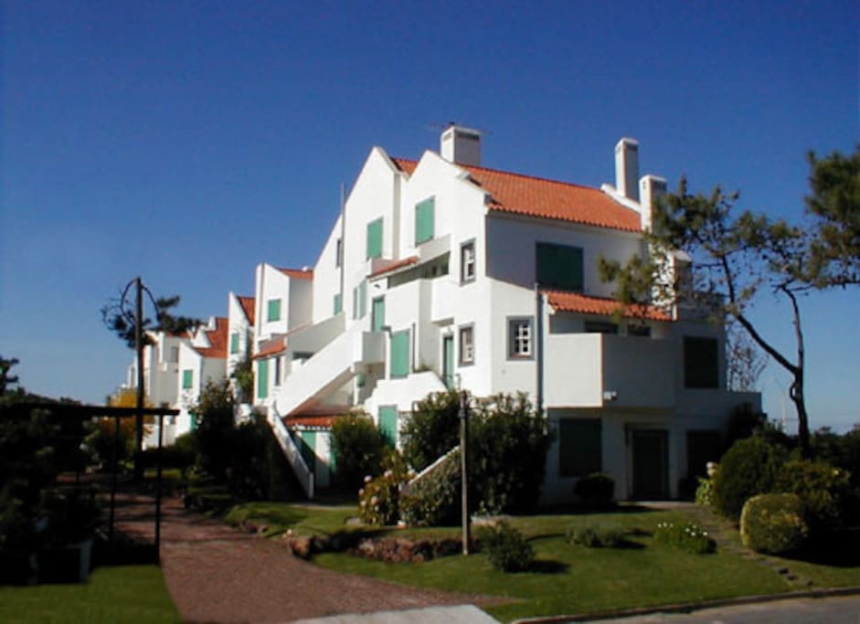 Manutara Complex