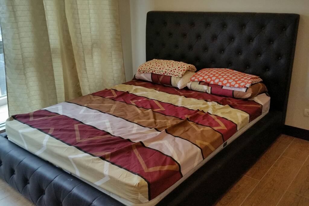 Queen size bed