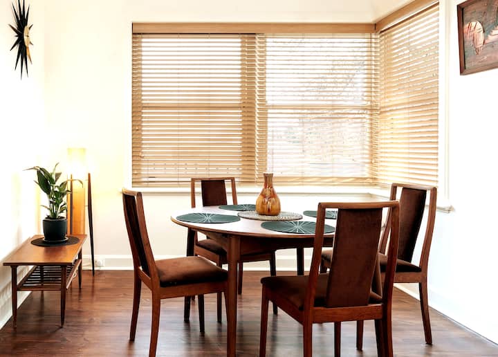 Mid Century Style Adelaide Hills Houses for Rent in Lobethal, South Australia, Australia