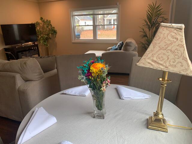 Cozy 2bd, 1 bth near OSU, downtown, I-70 and I-270 gallery image 3