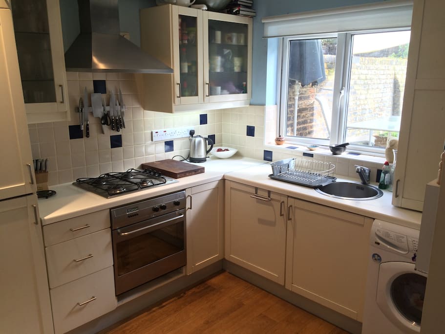 Kitchen with everything you could need.