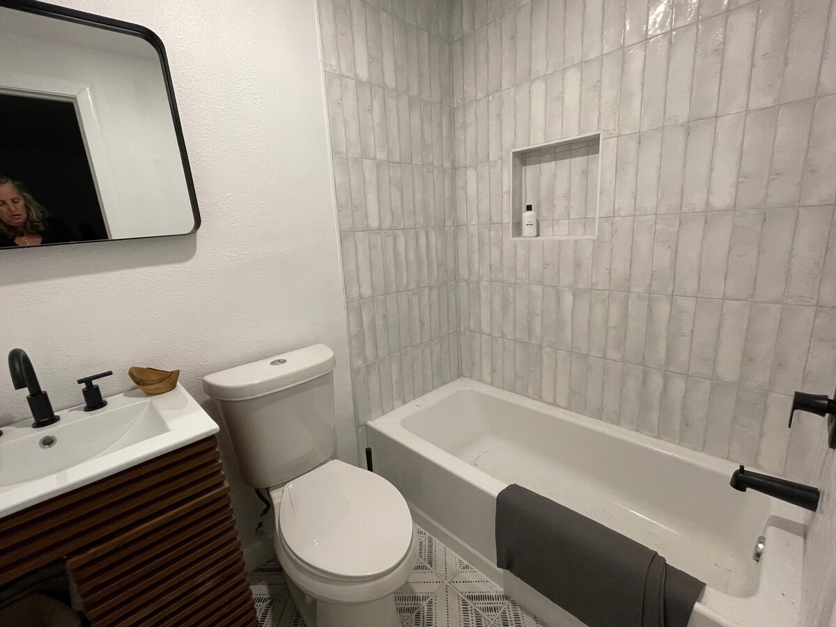 Sweet Bungalow | East Austin Retreat | Walkable