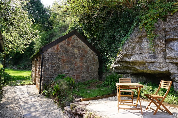 The Byre at Dingle Cottage