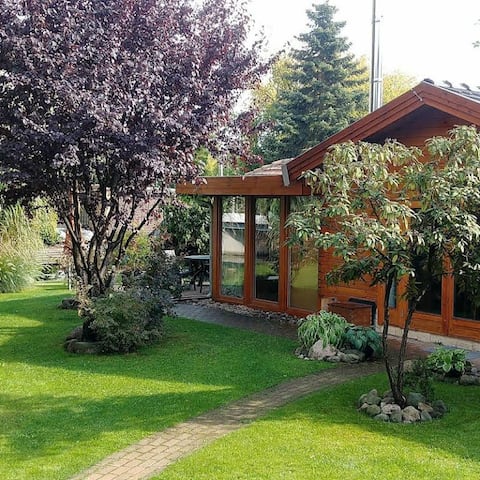 Successful Airbnb property: Complete residential house in a dream location 39 minutes to the city in Rahnsdorf