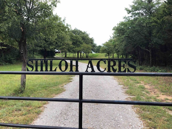 Barn Loft Bed and breakfasts for Rent in Saint Jo, Texas, United