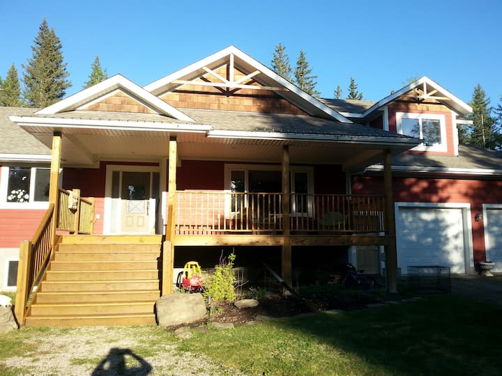Hinton Vacation Rentals & Homes Alberta, Canada Airbnb