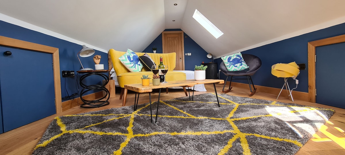 Top Airbnb: The Cartshed: Huge Skies and Beautiful Views. in Broadland