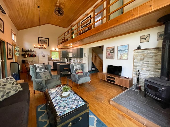 Cranberry Lake Cottage Cottages for Rent in Arden, Ontario, Canada