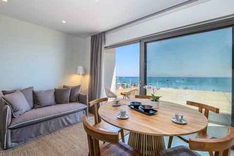Noa Beachfront Family Suite