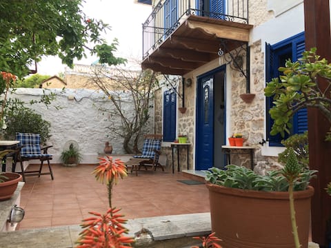 Galaxidi Garden House