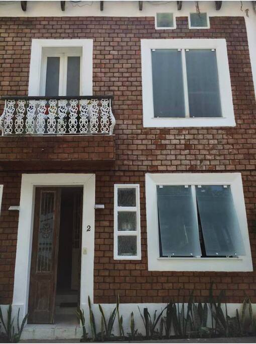Casa familiar, em vila tranquila e segura