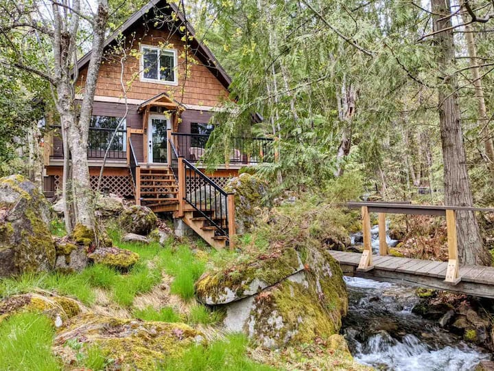 4 Mile Creek Cabin (Discounts / No Cleaning Fee)