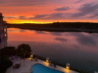 Stay near Lake Travis