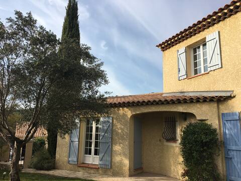 Home with pool near Aix en Provence