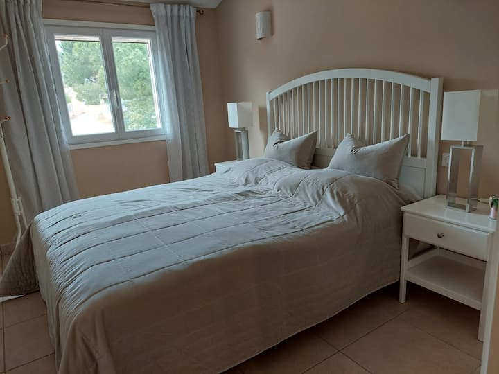 Chambre 2 avec lit 1,60 m sur 2,00 m