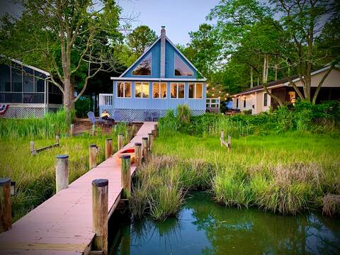 Charming Waterfront Cottage w/2 King Suites + Dock
