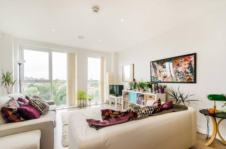 Wembley gigs 2BR Sleeps 5, 10m Walk to Stadium gallery image 3