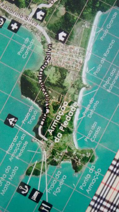 Este é a nossa praia, visão panorâmica.
Ao lado direito é o mar extremamente limpo, belo, de classificação internacional AZUL.
O VERANISTA PODE ANDAR PELA ORLA, ACESSANDO QUATRO PRAIAS JUNTO DA NATUREZA.