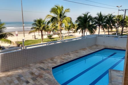 Apartamento na Praia Grande de frente ao mar