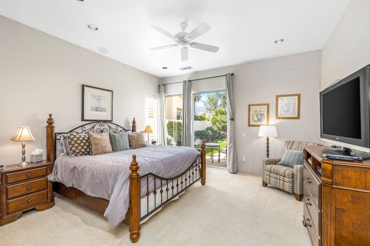 Banjë kryesore me CA King dhe TV kabllor