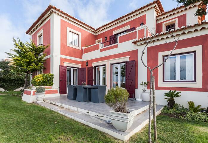 Charming Villa in Praia das Maçãs