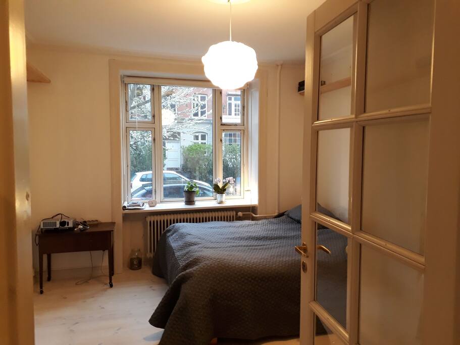 King size bed