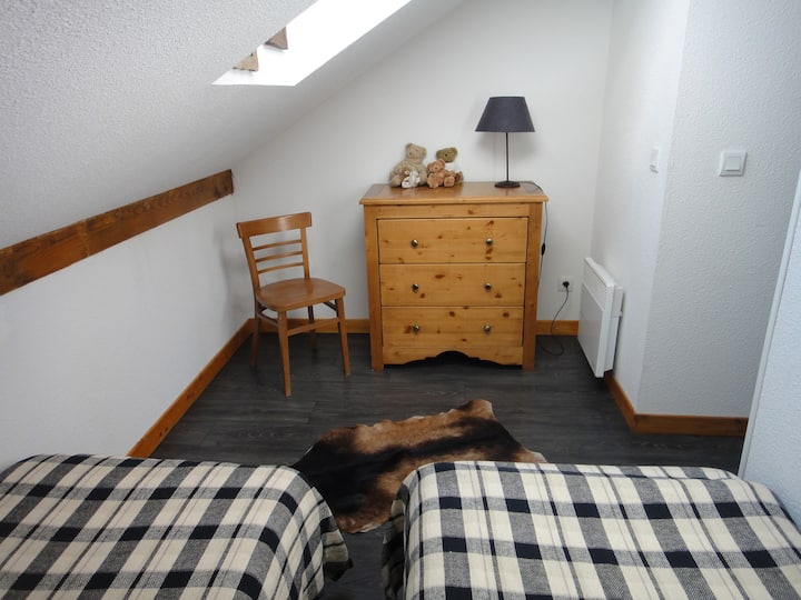 საძინებელი 4