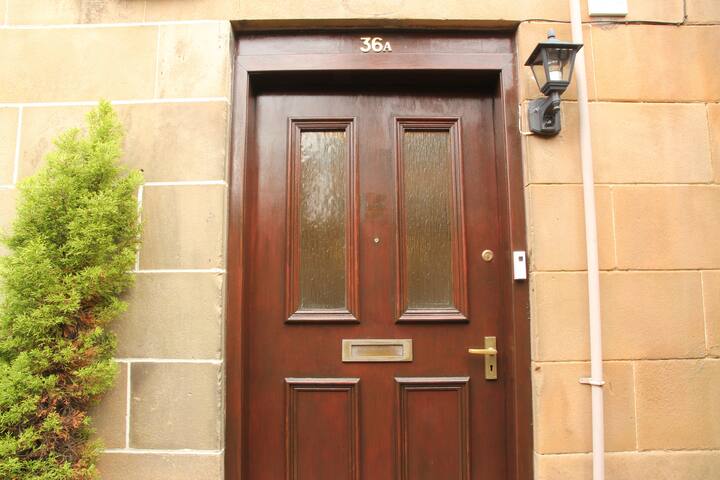 ♥︎ of Greenock West End, Esplanade 5 mins walk ⚓️