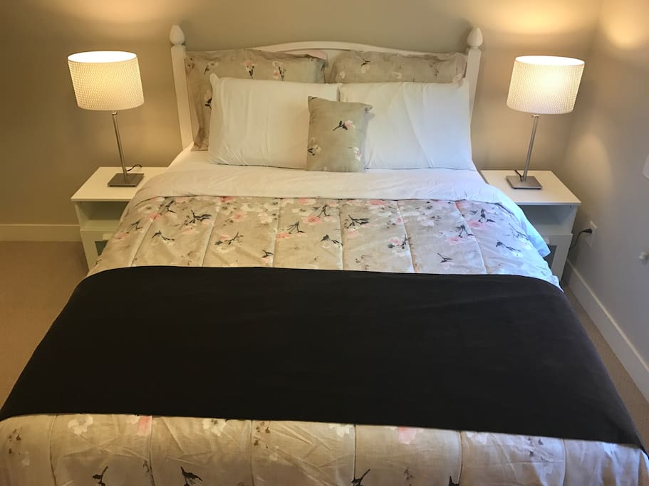 Second Bedroom with queen size bed