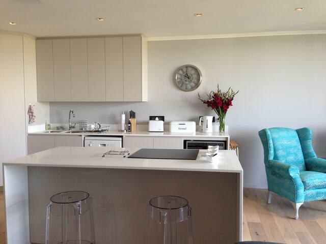 Beachfront beauty gallery image 2