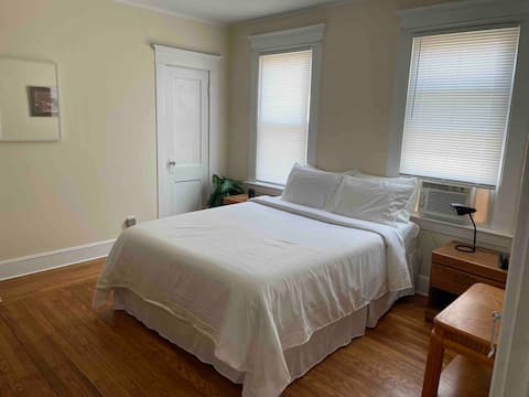 Spacious 2 bed apartment in Hamden