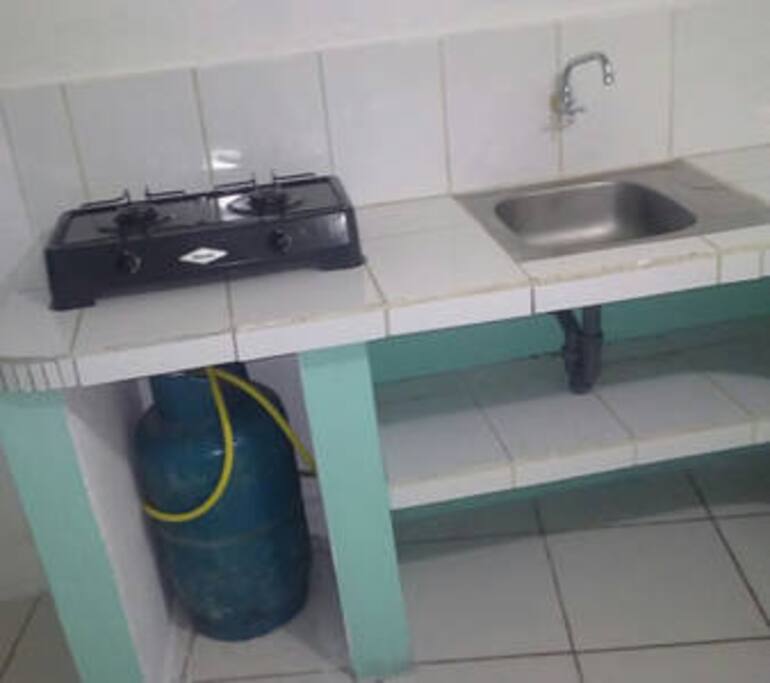 Cocineta con tanque de gas
