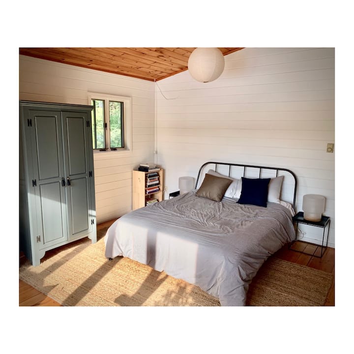 ห้องนอนที่ 2 เตียงควีนไซส์ 