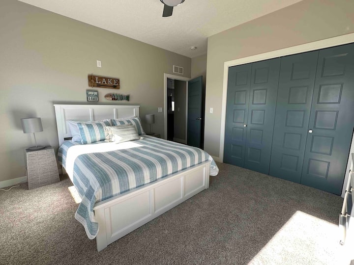 เตียงควีนไซส์ระดับหลัก