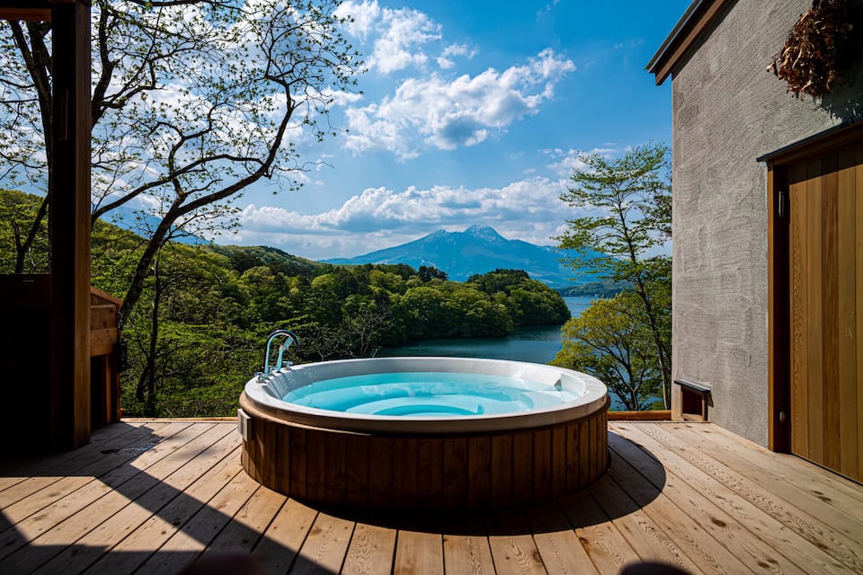 A lakeside cabin with a wood-fired sauna, Lake Nojiri, Nagano, Japan, photo 1 of 10