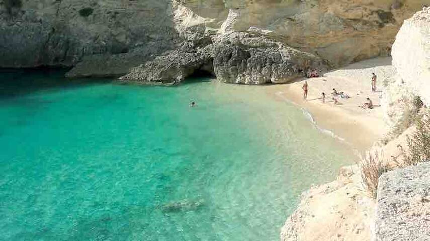 Historic Palazzo Umberto 1700 -salt pool near sea gallery image 3