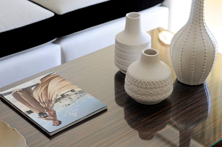 All services included! Apt 2-Bedroom river view gallery image 3